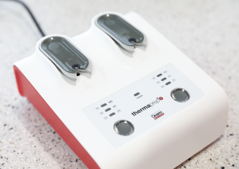 垂直加圧根管充填器